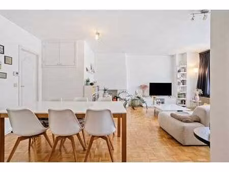 appartement lumineux de 2 chambres à vendre à bruges