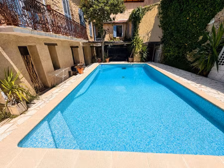hôtel particulier à vendre dans le quartier camp long