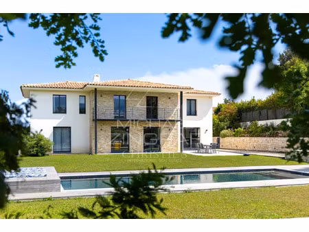 villa de luxe à vendre dans le quartier nord