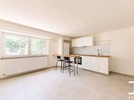 appartement à louer à woluwe-saint-pierre € 1.100 (lq2va) - j&j properties | zimmo