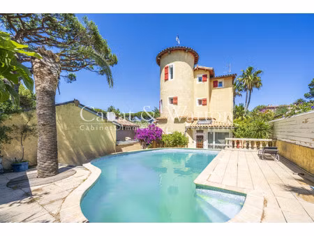 villa de luxe à vendre à cavalaire-sur-mer