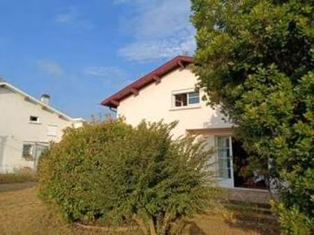 location appartement 2 pièces meublé à saint-vincent-de-tyrosse (40230) : à louer 2 pièces