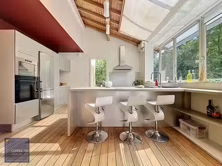 location maison 6 pièces 220 m² à saint-genis-laval (69230)  2 700 €