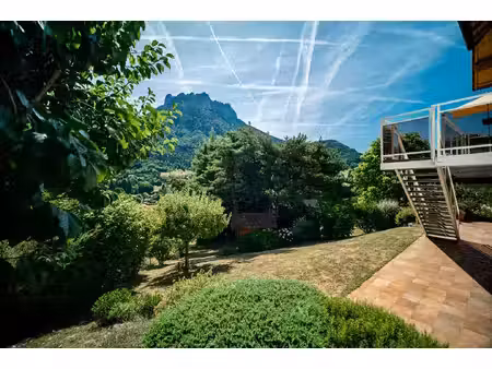 maison de luxe à vendre à menthon-saint-bernard