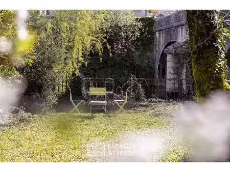 maison de ville avec son jardin et son accès privé à la loue