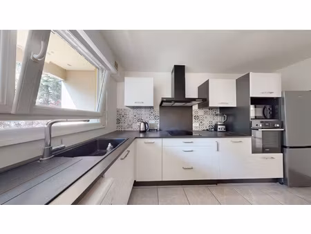 exclusivité sur montbéliard f4 avec balcon