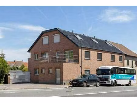 appartement au rez-de-chaussée avec jardin