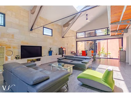 maison de luxe à vendre dans le quartier capucins-saint michel-nansouty-saint genès