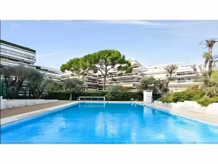 a vendre 2 pieces 33 m2 juan les pins piscine