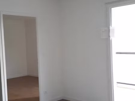 location appartement 2 pièces 35 m² à saint-priest (69800)
