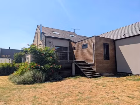- maison en excellent état sur grand terrain-