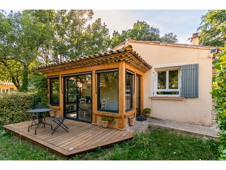 maison individuelle avec véranda  garages et vidéosurveillan