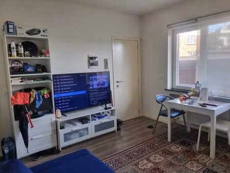 beau studio de 28 m² + terrasse