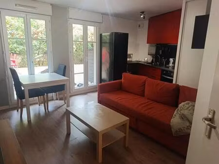 t2 / 38m² / cergy le haut (rer a)