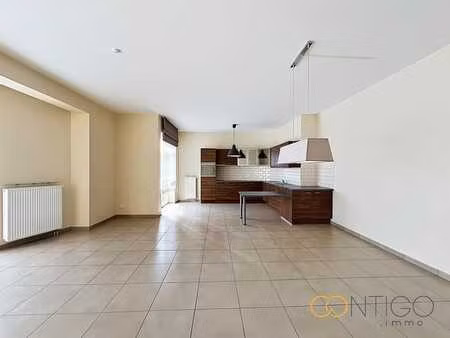 appartement de 120 m² + prof. libérale possible + parking