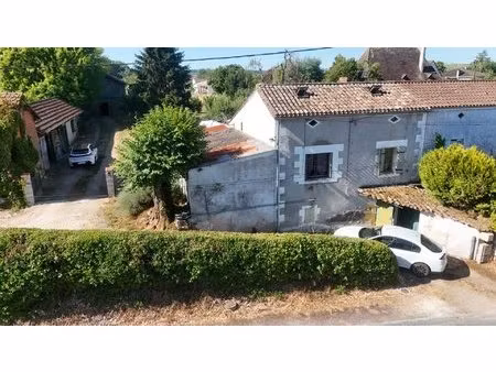 maison avec plusieurs dépendances