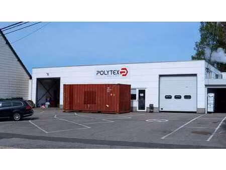 surface commerciale 630 m²