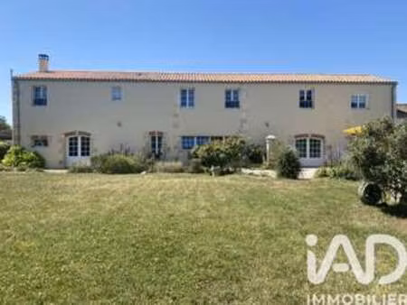 vente maison à saint-pierre-d'amilly (17700) : à vendre / 235m² saint-pierre-d'amilly