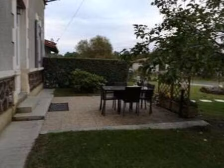 location maison à salles (33770) : à louer / 86m² salles