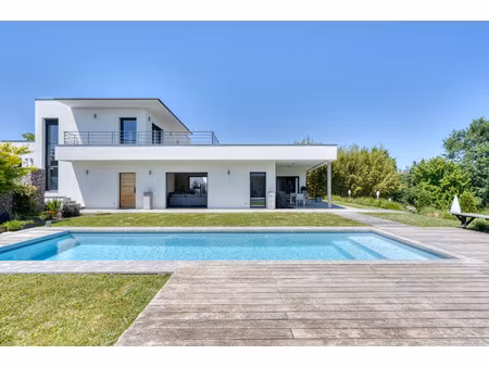 maison de luxe à vendre à craponne