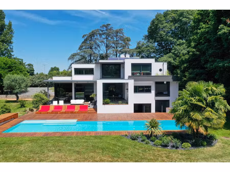 maison de luxe à vendre à saint-genis-laval