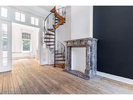 immeuble mixte à vendre avec terrasse et jardin   forest (vbe44707)