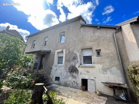 maison 8 pièces 143 m²