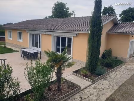villa prox centre village