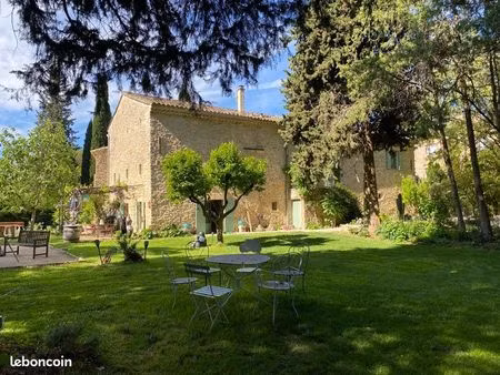 grande maison avec deux habitations possibles proche avignon
