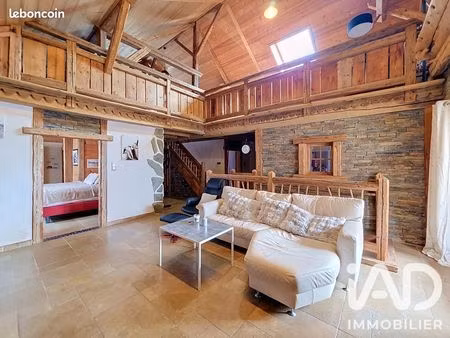appartement 6 pièces 153 m²