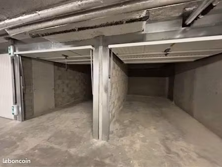box fermée à louer dans résidence sécurisée