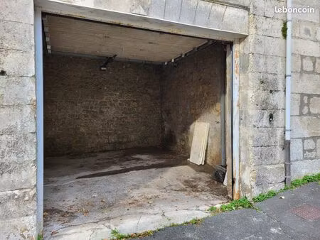 grand garage à louer