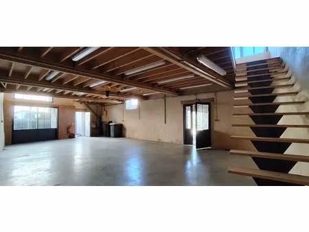 vente commerce 2 pièces 150 m² airvault (79600)