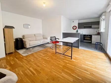 castanet-tolosan - appartement t2 avec 2 places de parking