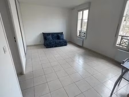 charmant appartement meublé à montlhéry  29.69 m²