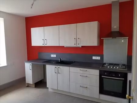 au centre  appartement f4  92 m² avec cuisine equipee