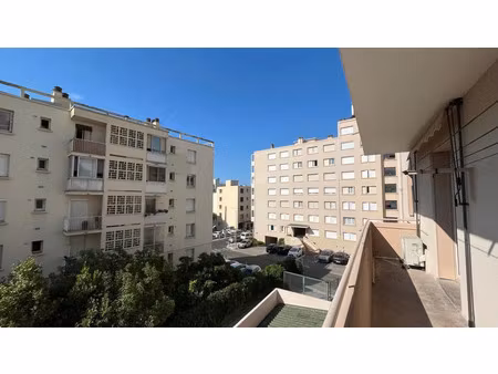 location appartement 3 pièces 61 m² à toulon (83100)
