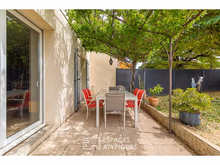 maison avec jardin et piscine