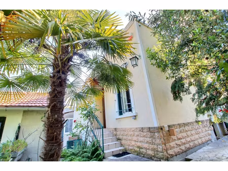 maison 2 pièces de 52 m²  plain-pied a rénover !