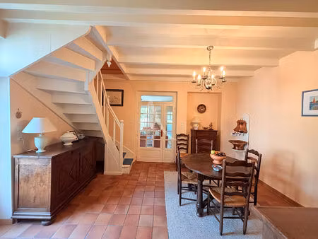 belle maison de village avec terrasse et garage  et jardin non attenant