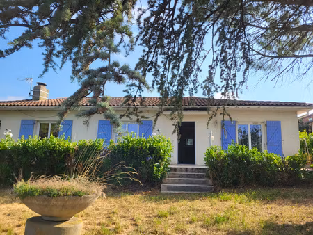 lauzerville centre villa t4 sur 1077 m2 de terrain