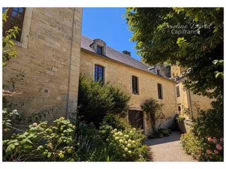 domaine de caractère à salignac-eyvigues – grands volumes  charme et potentiel touristique