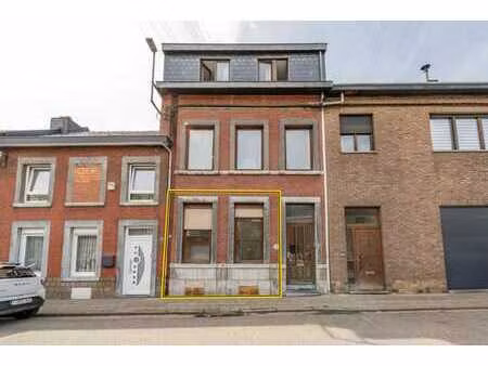 appartement 1 à 2 chambres au rez avec cour privative