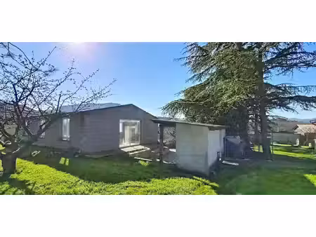 maison avec piscine et jardin saint-lager-bressac (07)
