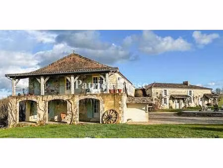 corps de ferme avec jardin et piscine duras (47)