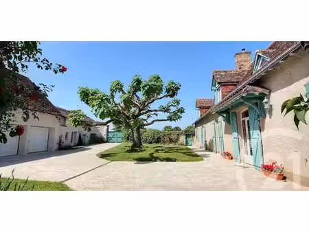 maison avec piscine et jardin villebarou (41)