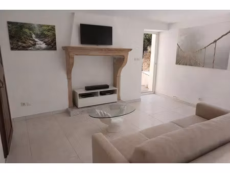 location maison 2 pièces 48 m² à grillon (84600)