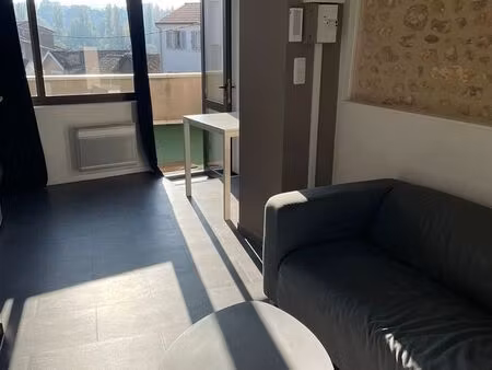 t2 - 22m² - disponible immédiatement