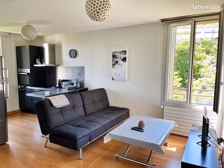 a louer : charmant t2 meublé à evian-les-bains