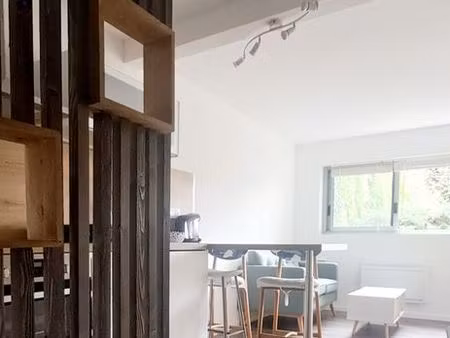 location studio meublé